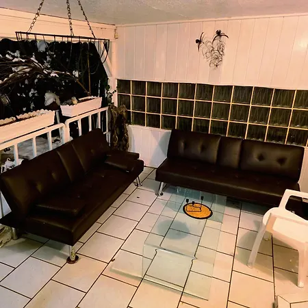 ヴィラ Mit Garten Und Terrasse ニュルンベルク